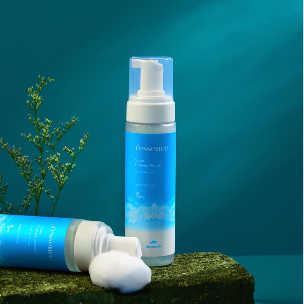 J'essence Vegan Foaming Cleanser