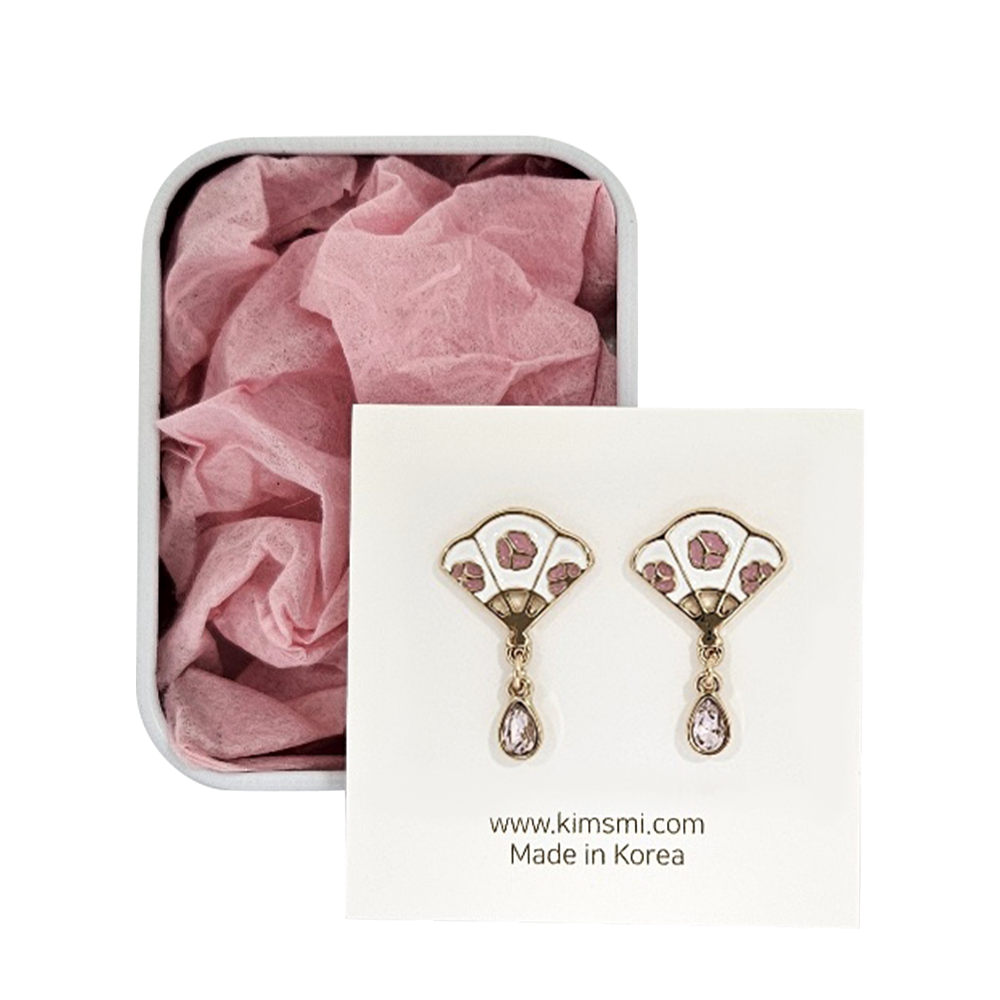Camellia fan Earring