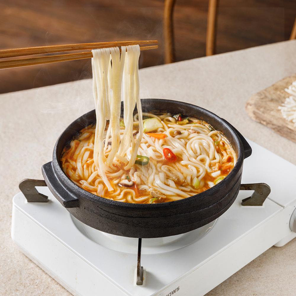 Kimchi Kalguksu